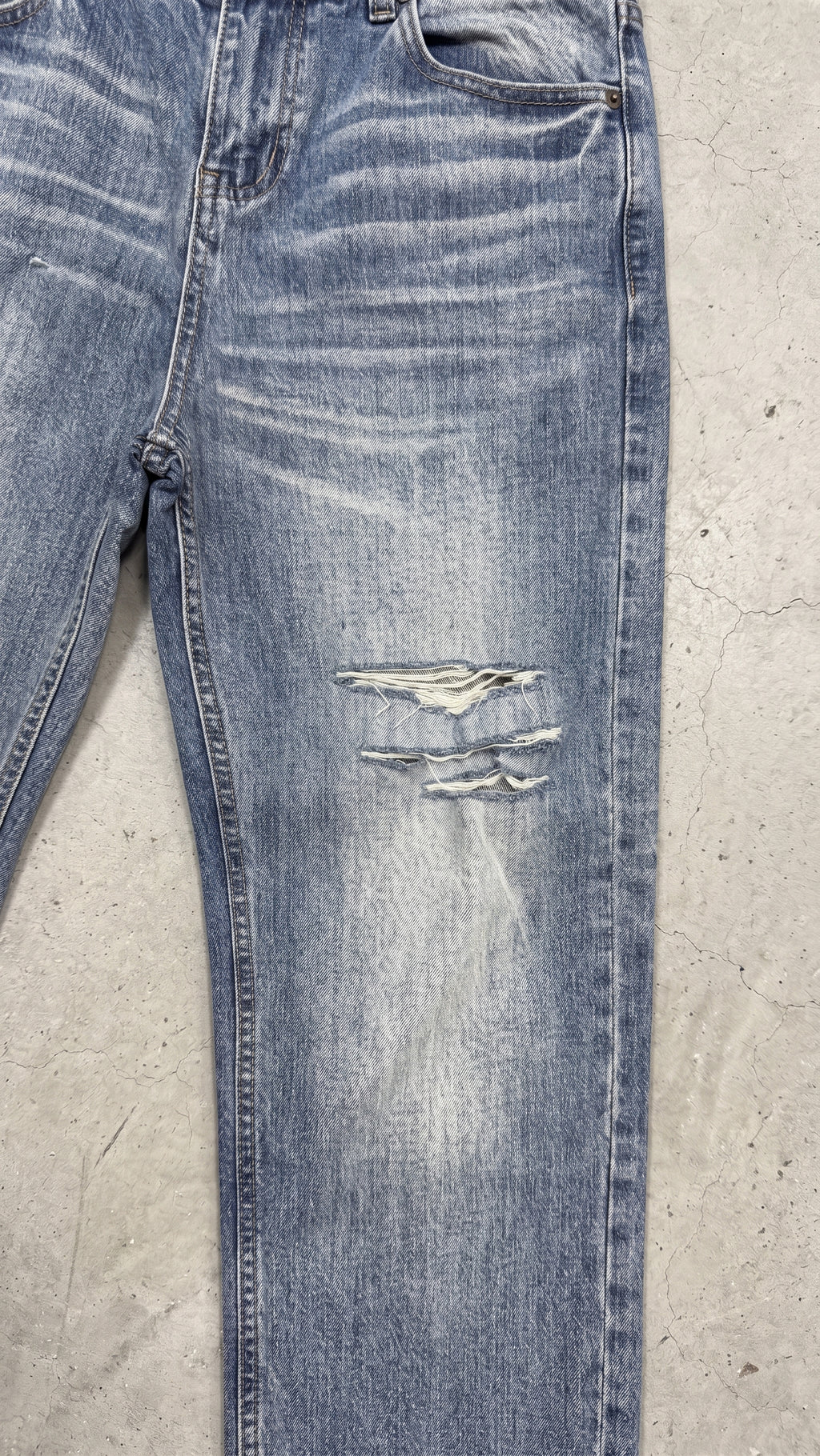 NULL SLASHED DENIM